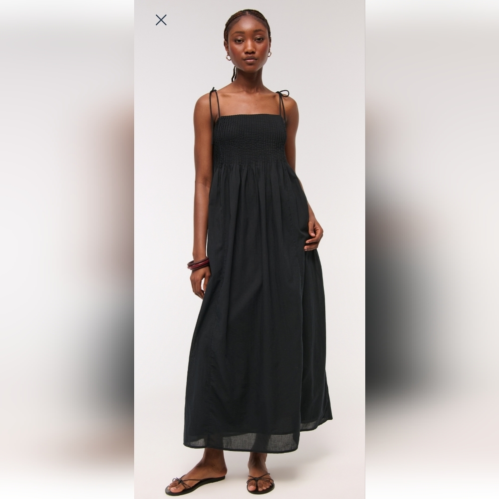 Abercrombie & Fitch Pintuck Flowy Black Maxi Dress